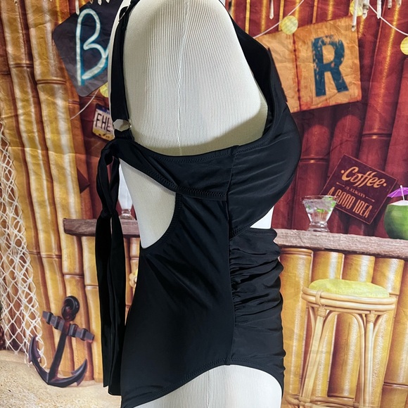 VIMPUNEC Black Cutout One Piece Swimsuit – Size M – New with Tags - Picture 4 of 9